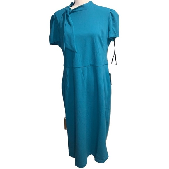 Maggy London Dresses & Skirts - Maggy london-Blue short sleeved dress